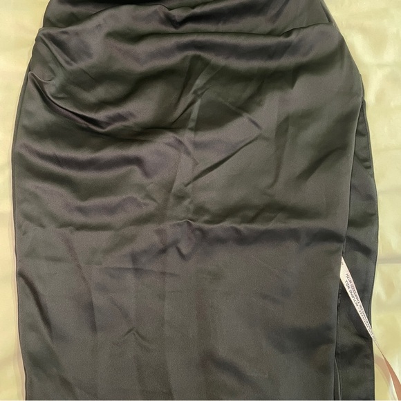 NEW! House of CB- Flora Black Satin Pleated Corset Midi Dress Size Large PLUSCUP - Picture 4 of 11